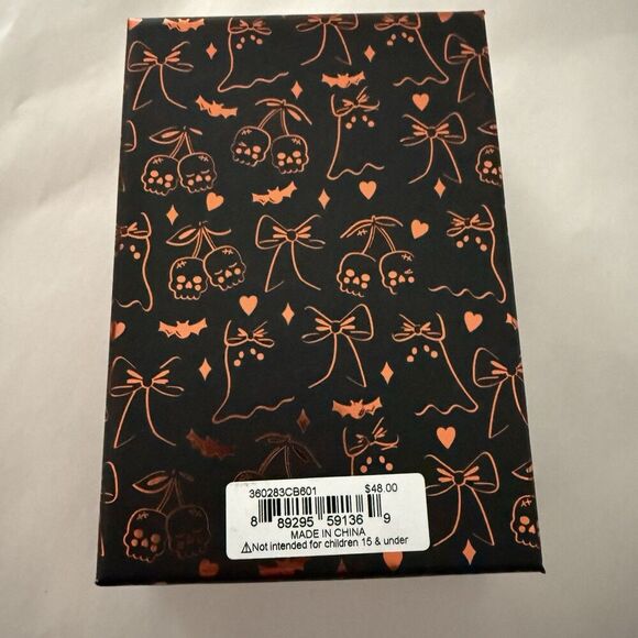 BETSEY JOHNSON HALLOWEEN BLACK WIDOW SPIDER DANGLE EARRINGS NIB - Picture 3 of 3